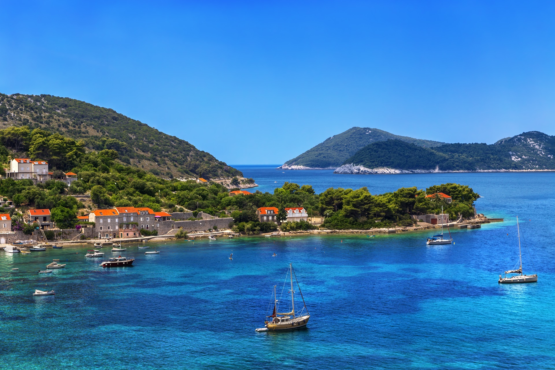 Segeln Sie davon: Verbringen Sie 7 Tage entlang der kroatischen Küste.