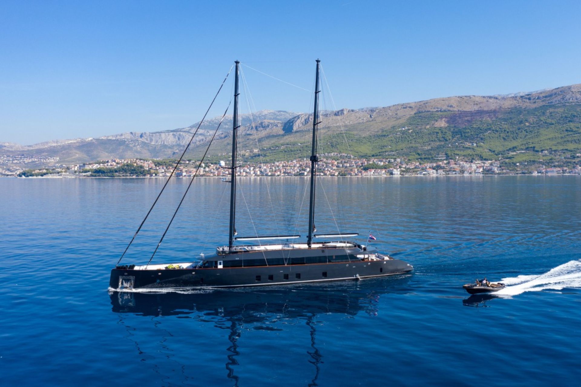 What Makes a Yacht Charter in Croatia Truly Luxurious?