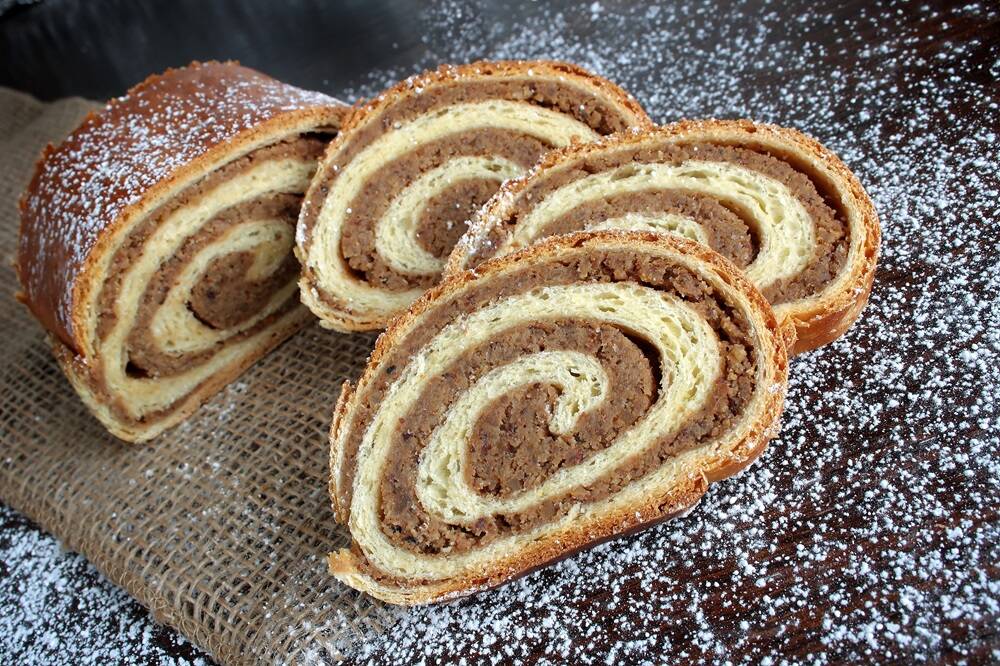 Orahnjaca - Walnut Bread Roll