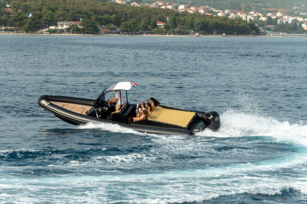 Lolivul LUX Speedboat