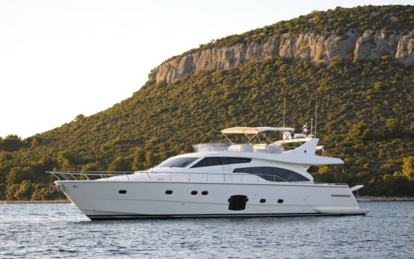 Ferretti Yachts 681 Dominique