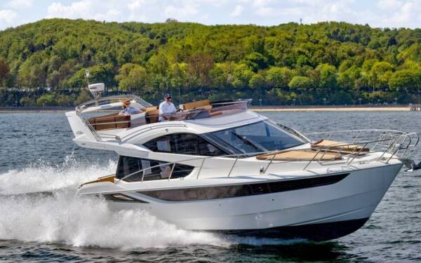 Galeon 420 Amber Blue