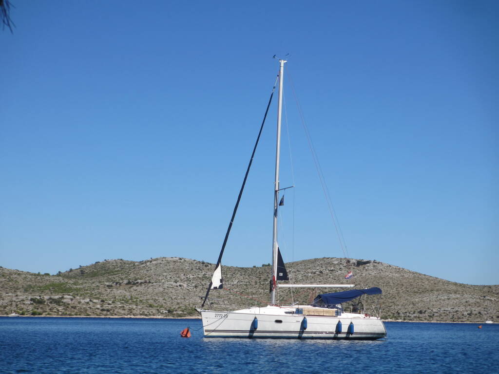 Sun Odyssey 32i Little Hanni