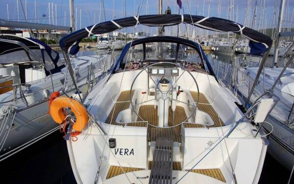 Sun Odyssey 42.2 Vera 1